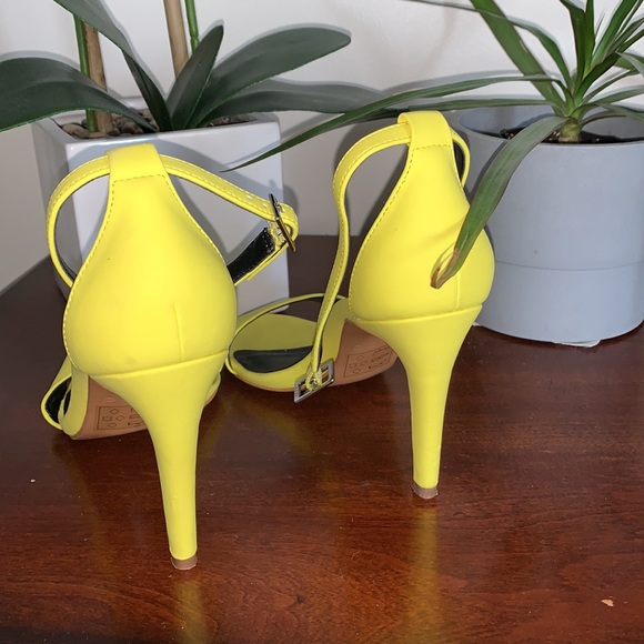 Open Toe Sandal Heels - Picture 4 of 5